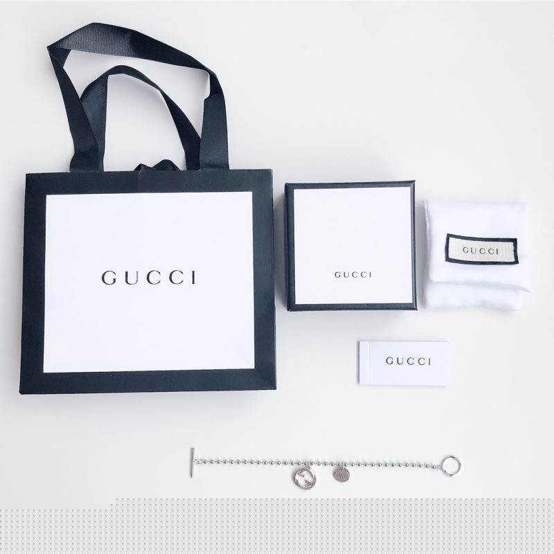 G*u*i bracelets